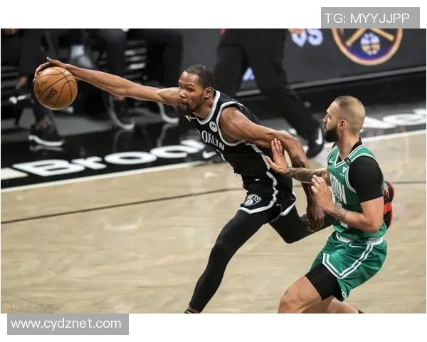 状态不错!格雷森-阿伦8投4中得到11分3板2助 状态不错!格雷森-阿伦8投4中得到11分3板2助