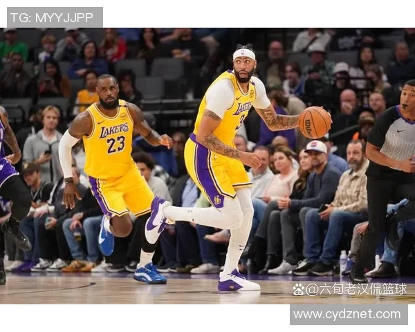 詹姆斯准三双浓眉30+13 湖人客场不敌火箭