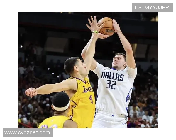 弗拉格快攻起飞双手滑翔飞扣，独行侠还剩2分钟领先篮网9分